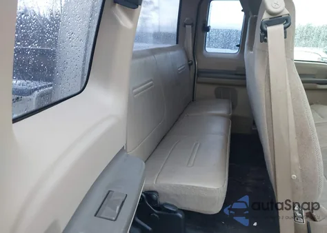 2000 Ford F-250 Lariat/Xl/Xlt from USA, damaged, VIN 1FTNX21S9YED31378